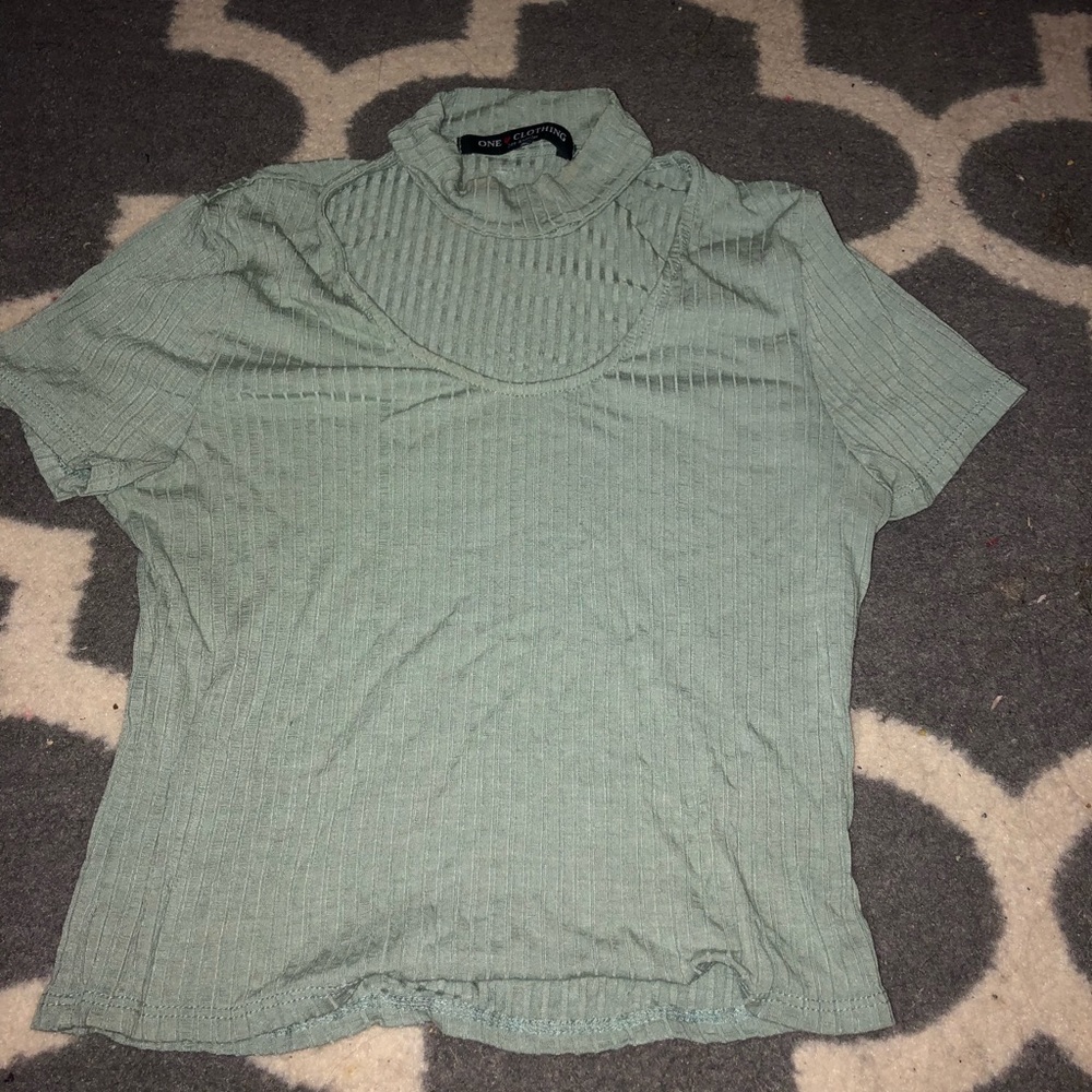 Shirt with neck piece